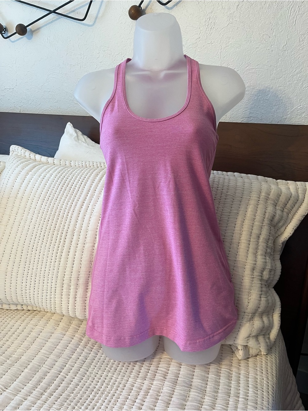 Lululemon women’s pink tank top size S
